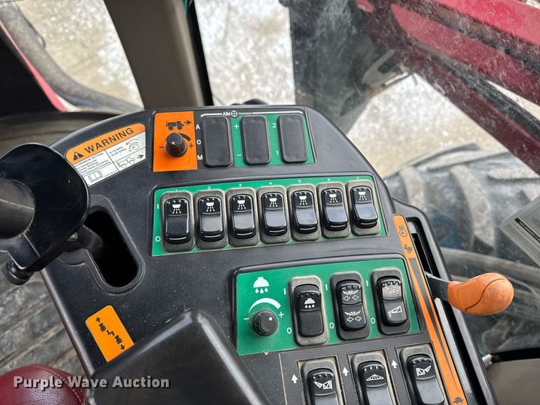 image for item DW2460 2014 Case IH Patriot 4430 sprayer