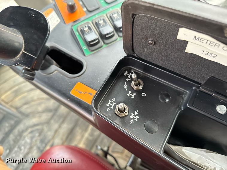 image for item DW2460 2014 Case IH Patriot 4430 sprayer