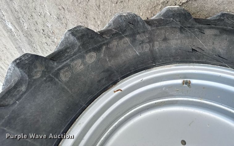 image for item DW2460 2014 Case IH Patriot 4430 sprayer