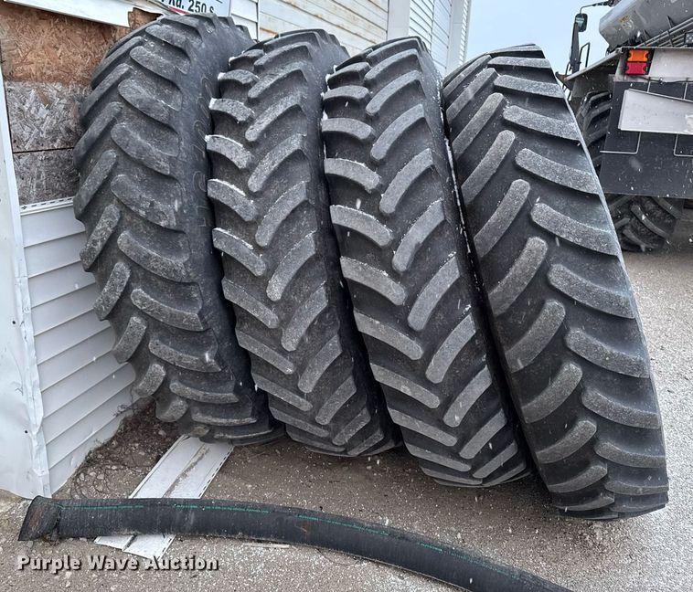 image for item DW2460 2014 Case IH Patriot 4430 sprayer