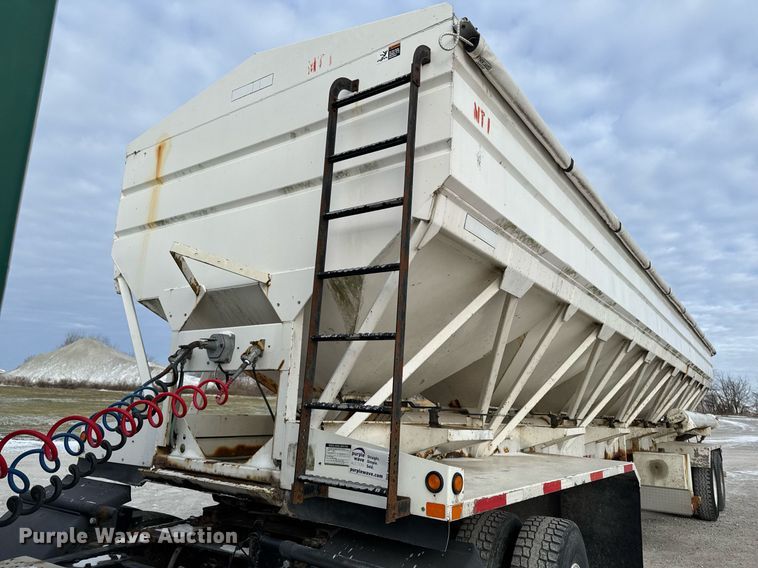 image for item DW2464 2006 Rayman 36CH11SF fertilizer delivery trailer