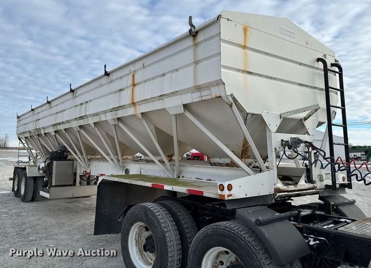 image for item DW2464 2006 Rayman 36CH11SF fertilizer delivery trailer