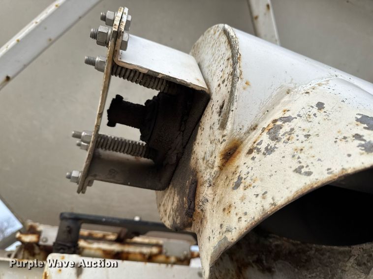 image for item DW2464 2006 Rayman 36CH11SF fertilizer delivery trailer