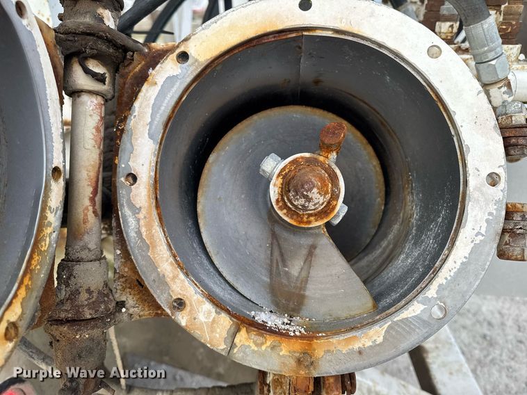 image for item DW2464 2006 Rayman 36CH11SF fertilizer delivery trailer