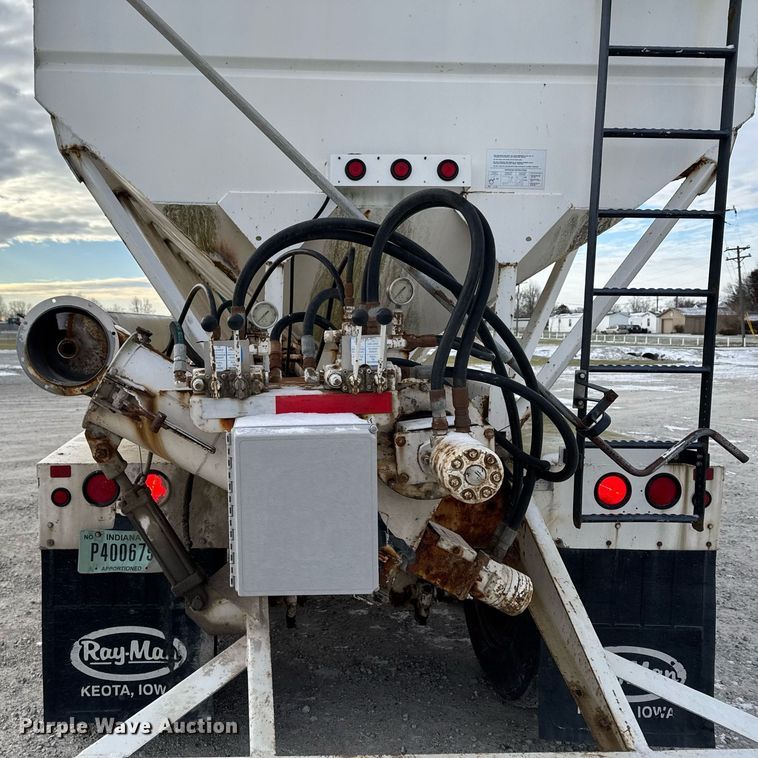 image for item DW2464 2006 Rayman 36CH11SF fertilizer delivery trailer