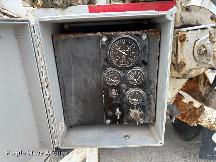 image for item DW2464 2006 Rayman 36CH11SF fertilizer delivery trailer