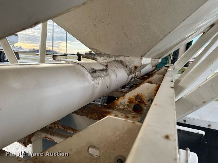 image for item DW2464 2006 Rayman 36CH11SF fertilizer delivery trailer