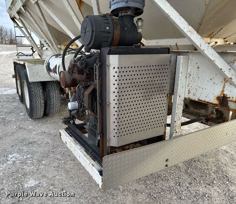 image for item DW2464 2006 Rayman 36CH11SF fertilizer delivery trailer