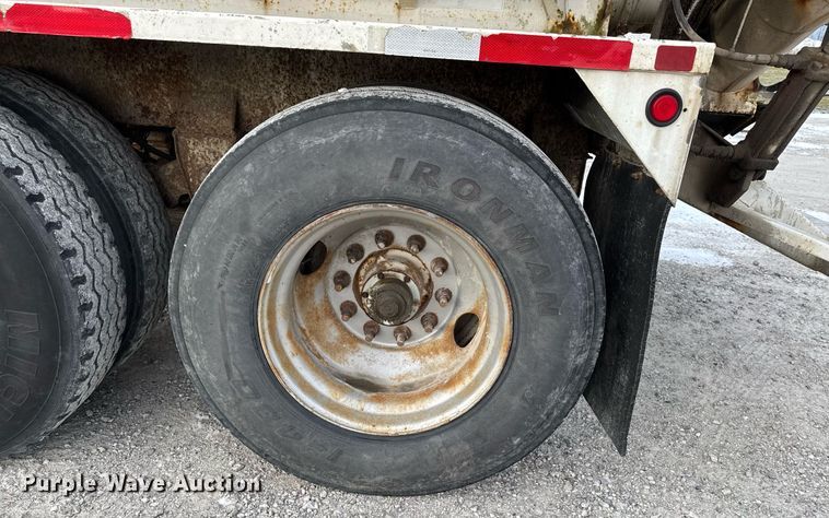 image for item DW2464 2006 Rayman 36CH11SF fertilizer delivery trailer