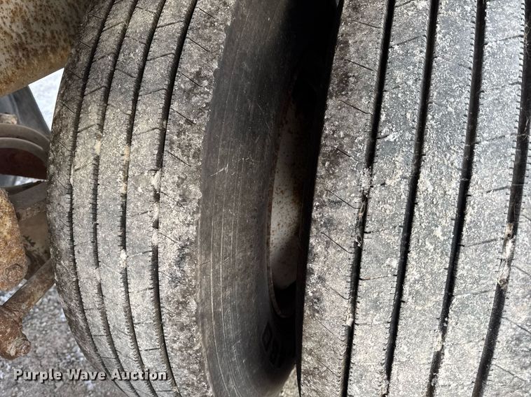 image for item DW2464 2006 Rayman 36CH11SF fertilizer delivery trailer