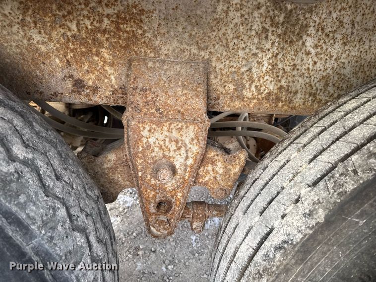 image for item DW2464 2006 Rayman 36CH11SF fertilizer delivery trailer