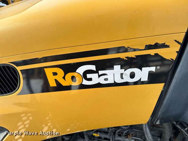 image for item DW2469 2014 RoGator RG1300 sprayer