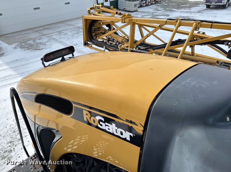 image for item DW2469 2014 RoGator RG1300 sprayer