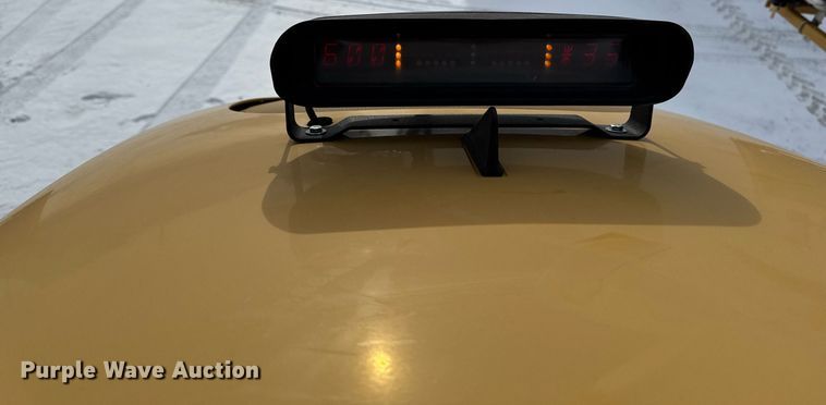 image for item DW2469 2014 RoGator RG1300 sprayer