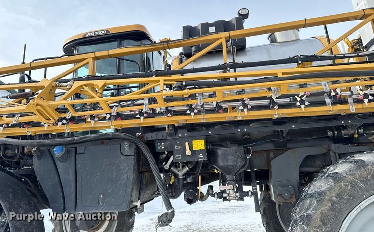 image for item DW2469 2014 RoGator RG1300 sprayer