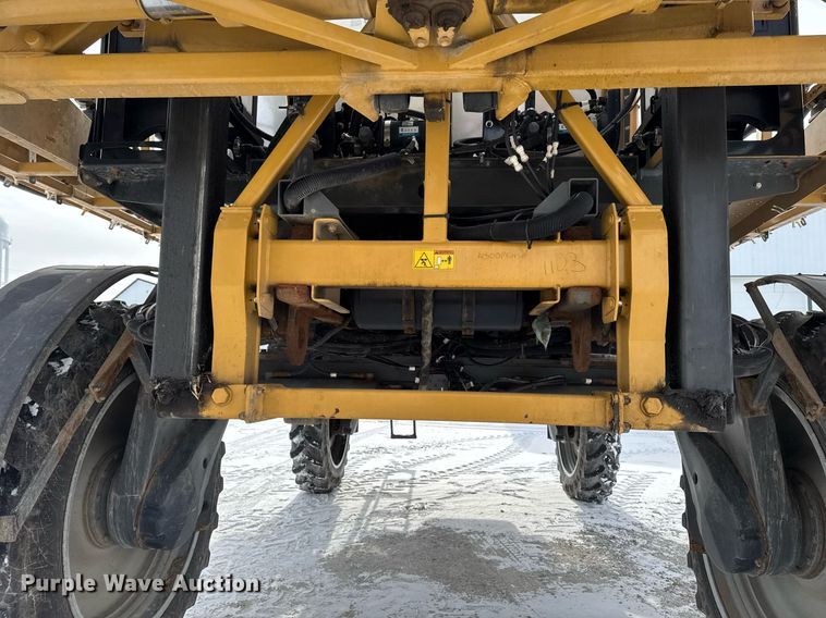 image for item DW2469 2014 RoGator RG1300 sprayer
