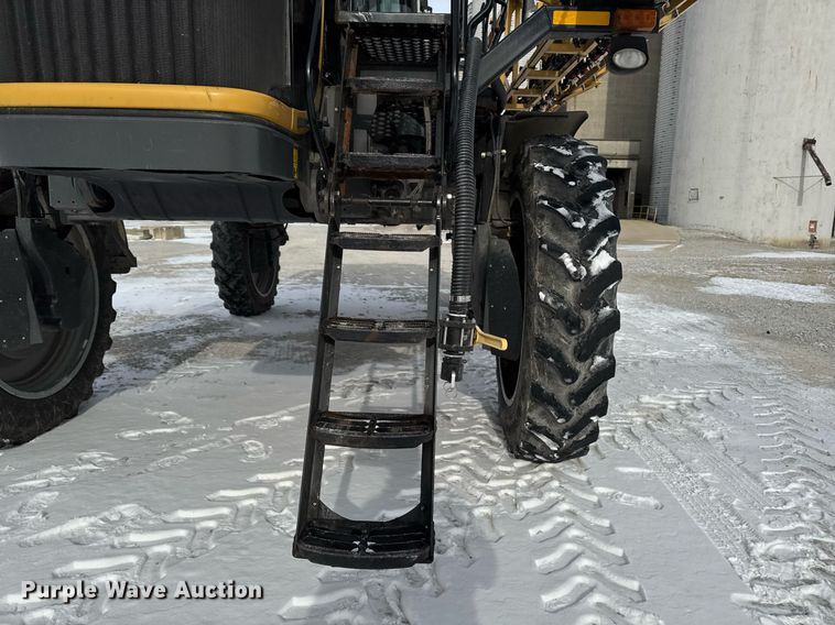 image for item DW2469 2014 RoGator RG1300 sprayer