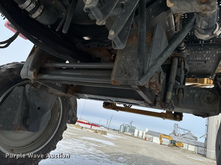 image for item DW2469 2014 RoGator RG1300 sprayer