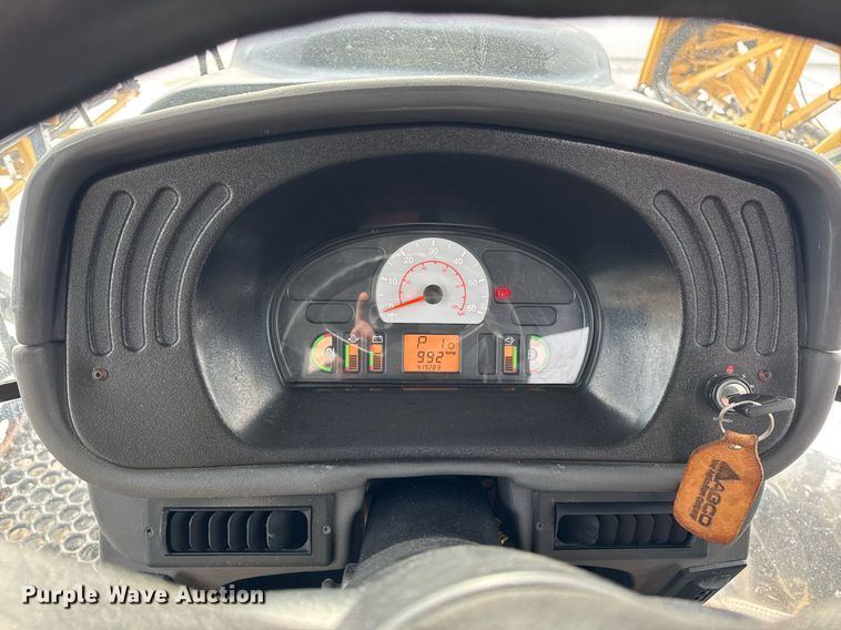 image for item DW2469 2014 RoGator RG1300 sprayer