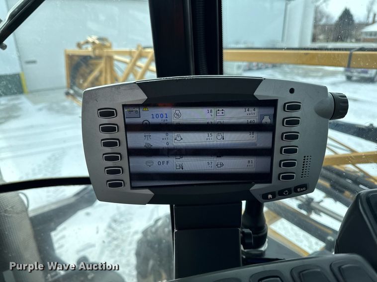 image for item DW2469 2014 RoGator RG1300 sprayer