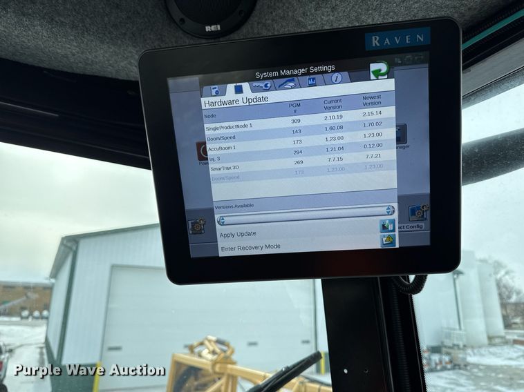 image for item DW2469 2014 RoGator RG1300 sprayer