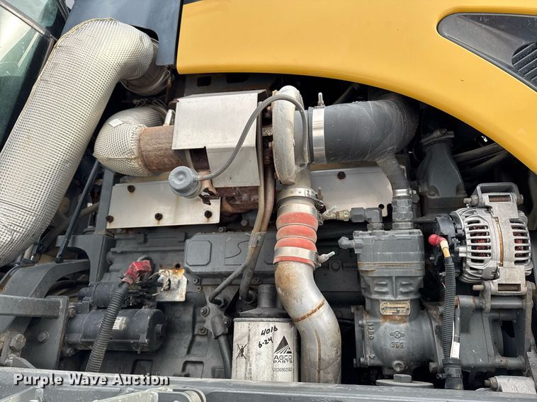 image for item DW2469 2014 RoGator RG1300 sprayer