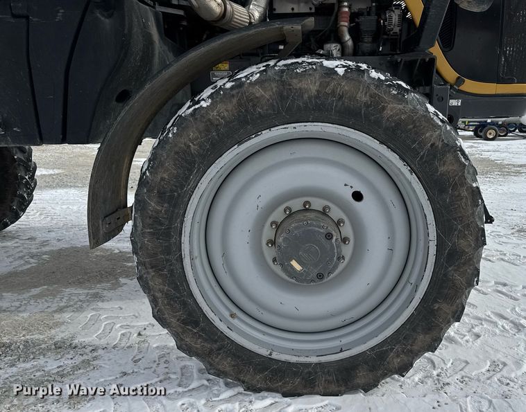 image for item DW2469 2014 RoGator RG1300 sprayer