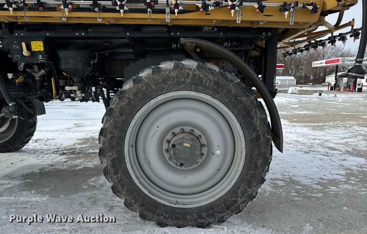 image for item DW2469 2014 RoGator RG1300 sprayer