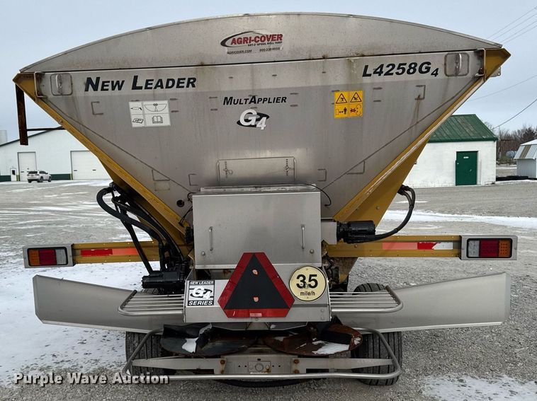 image for item DW2469 2014 RoGator RG1300 sprayer