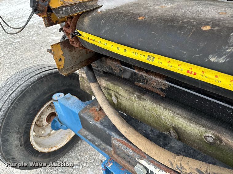 image for item DW2469 2014 RoGator RG1300 sprayer