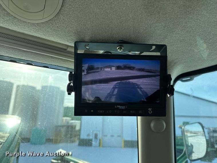 image for item DW2474 2014 John Deere R4038 sprayer