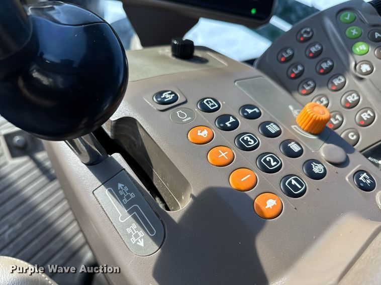 image for item DW2474 2014 John Deere R4038 sprayer