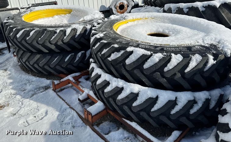 image for item DW2474 2014 John Deere R4038 sprayer