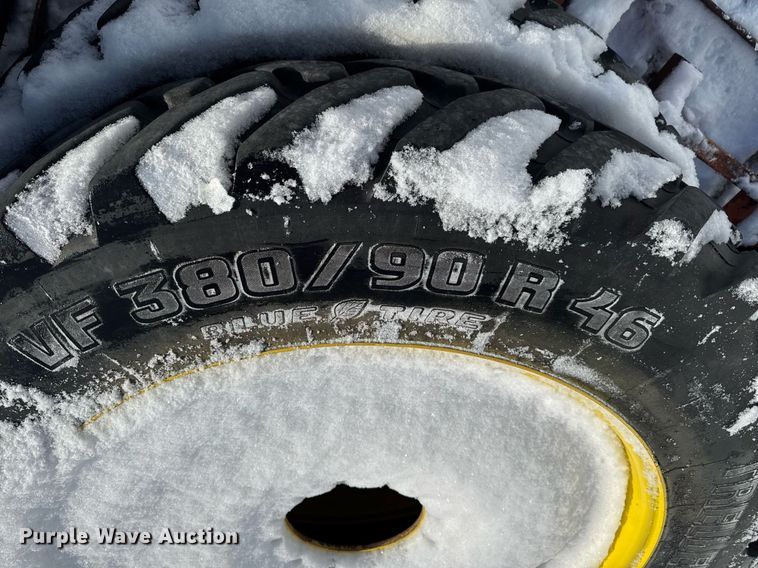 image for item DW2474 2014 John Deere R4038 sprayer