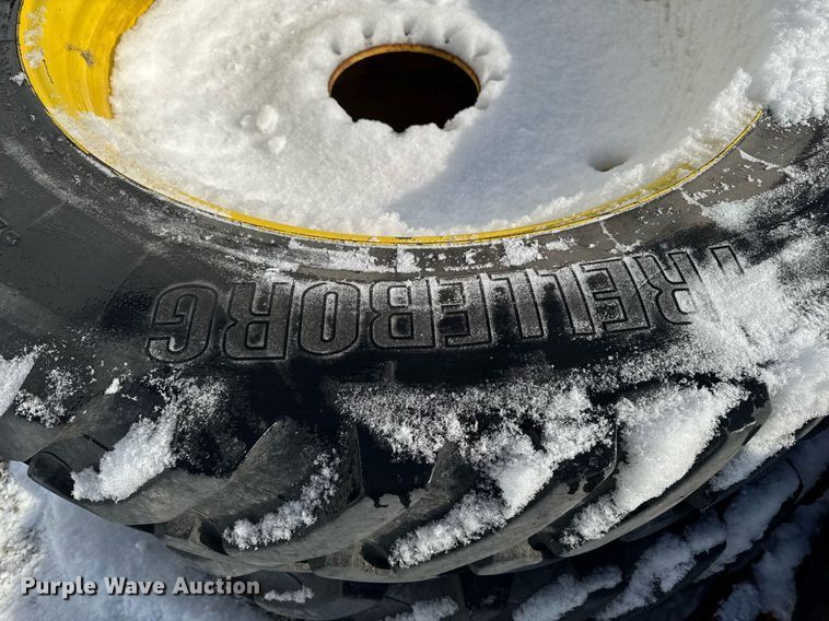 image for item DW2474 2014 John Deere R4038 sprayer