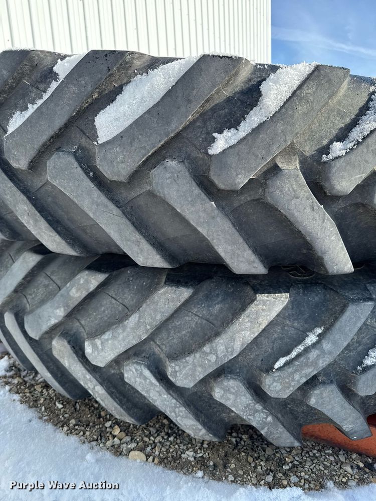 image for item DW2474 2014 John Deere R4038 sprayer