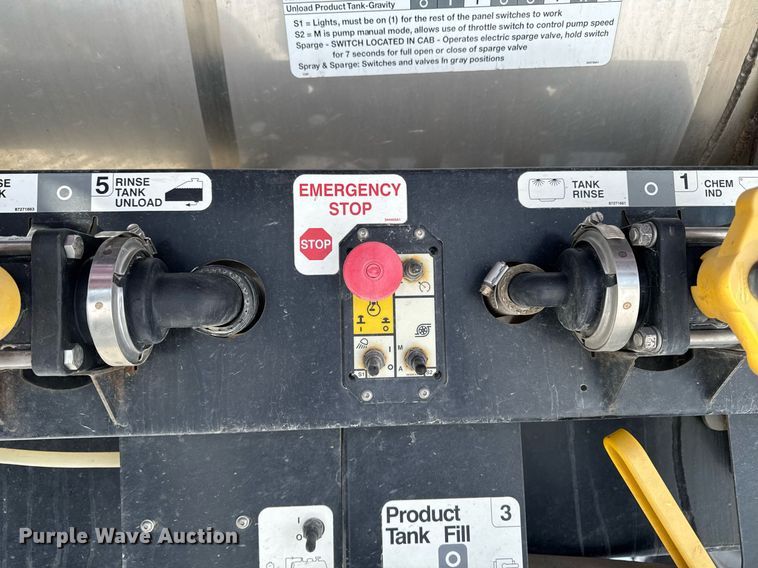 image for item DW2475 2015 Case IH Patriot 3340 sprayer