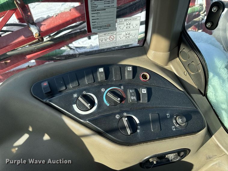 image for item DW2475 2015 Case IH Patriot 3340 sprayer