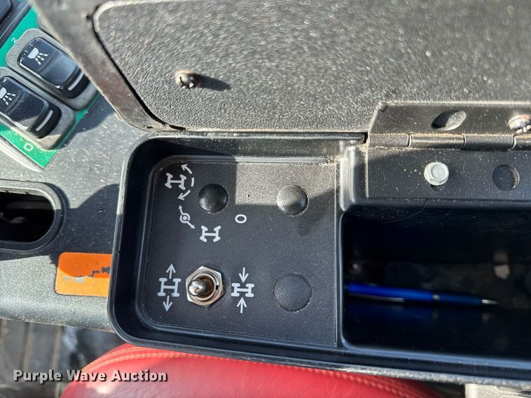 image for item DW2475 2015 Case IH Patriot 3340 sprayer