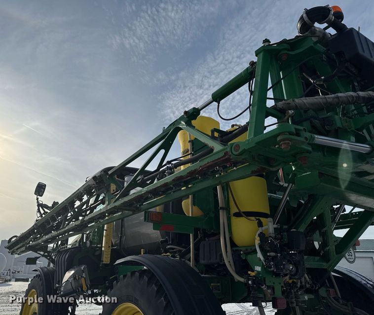 image for item DW2478 2018 John Deere R4038 sprayer
