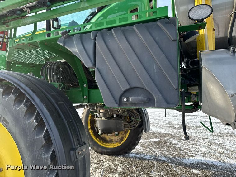 image for item DW2478 2018 John Deere R4038 sprayer