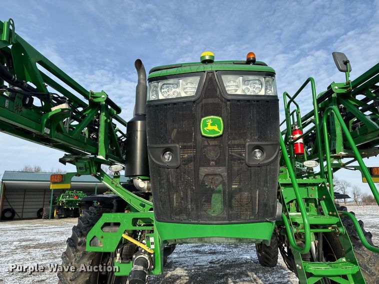 image for item DW2478 2018 John Deere R4038 sprayer