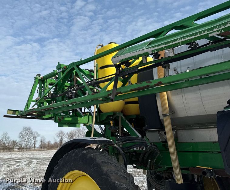image for item DW2478 2018 John Deere R4038 sprayer