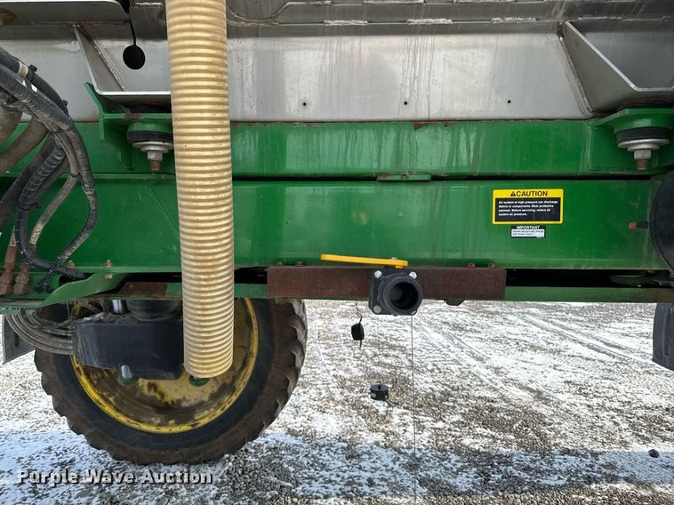 image for item DW2478 2018 John Deere R4038 sprayer