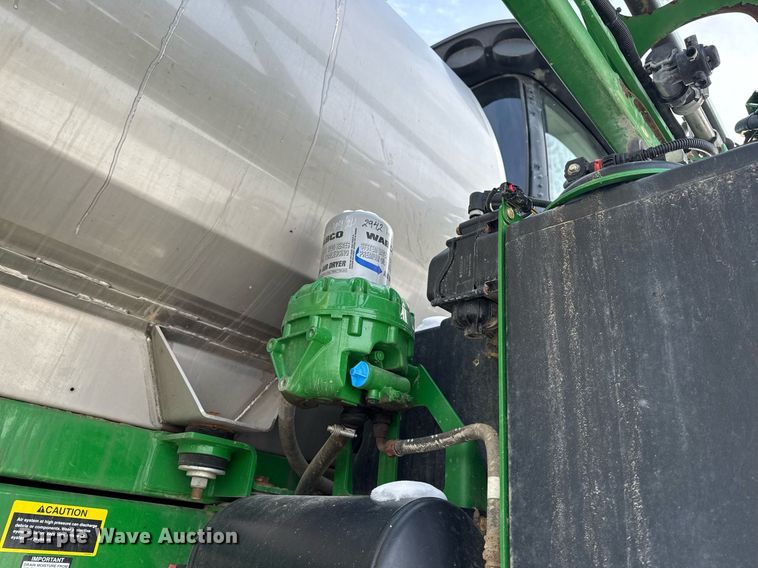 image for item DW2478 2018 John Deere R4038 sprayer