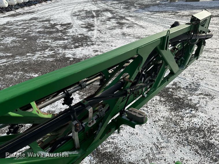 image for item DW2478 2018 John Deere R4038 sprayer
