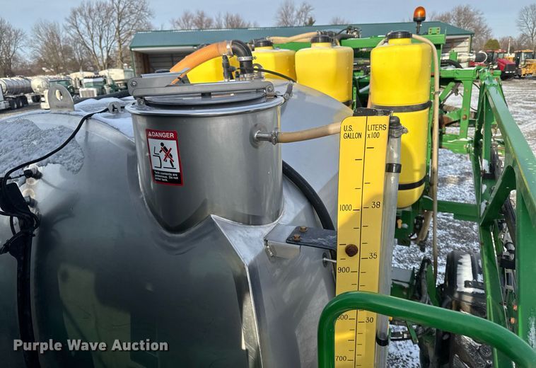 image for item DW2478 2018 John Deere R4038 sprayer