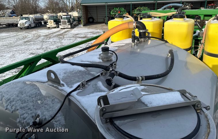 image for item DW2478 2018 John Deere R4038 sprayer