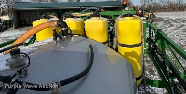 image for item DW2478 2018 John Deere R4038 sprayer