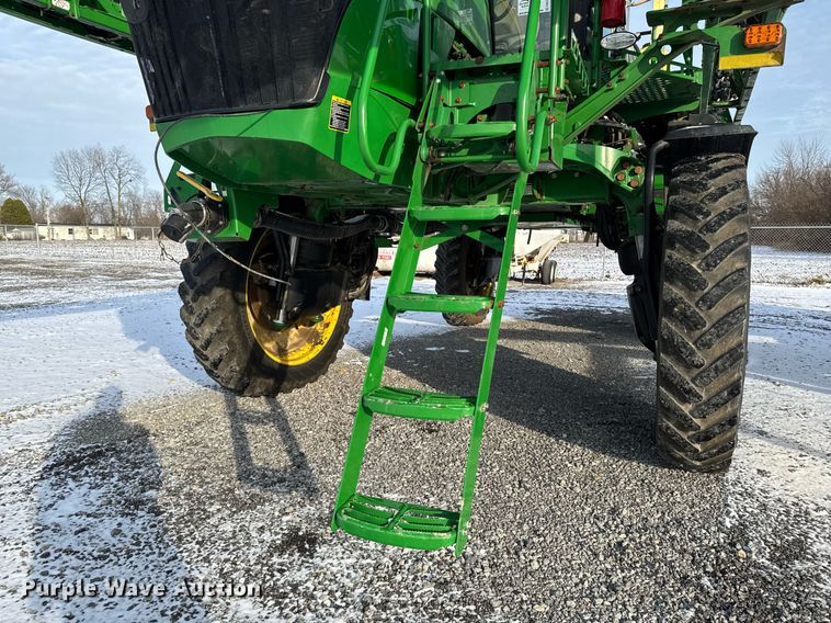 image for item DW2478 2018 John Deere R4038 sprayer